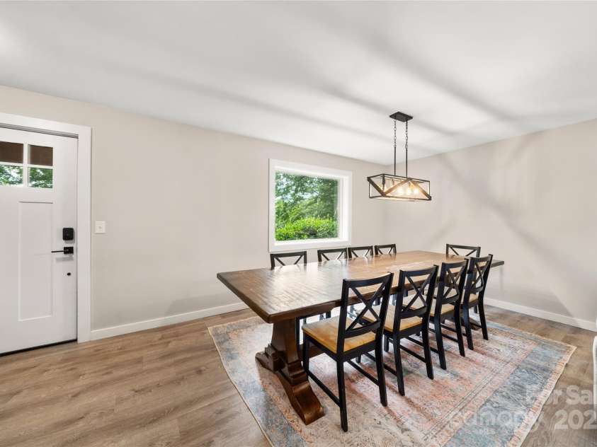 204 Terrys Gap Loop Road, Fletcher, NC 28732.  MLS# CAR4272352, YatesRealty ID 19868. 
