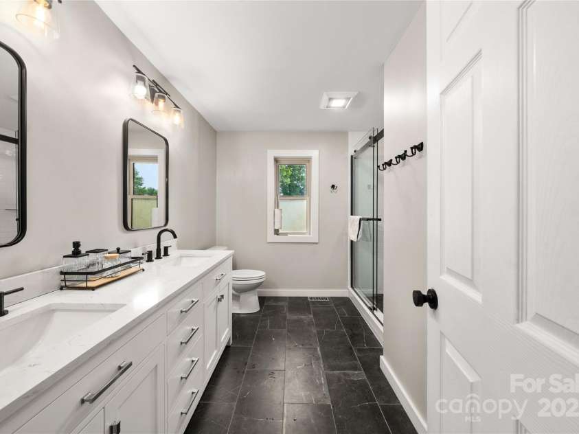 204 Terrys Gap Loop Road, Fletcher, NC 28732.  MLS# CAR4272352, YatesRealty ID 19868. 