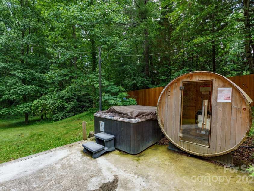 204 Terrys Gap Loop Road, Fletcher, NC 28732.  MLS# CAR4272352, YatesRealty ID 19868. 