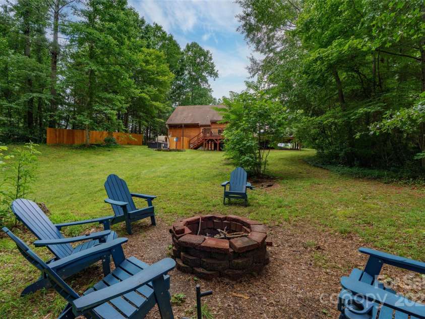 204 Terrys Gap Loop Road, Fletcher, NC 28732.  MLS# CAR4272352, YatesRealty ID 19868. 