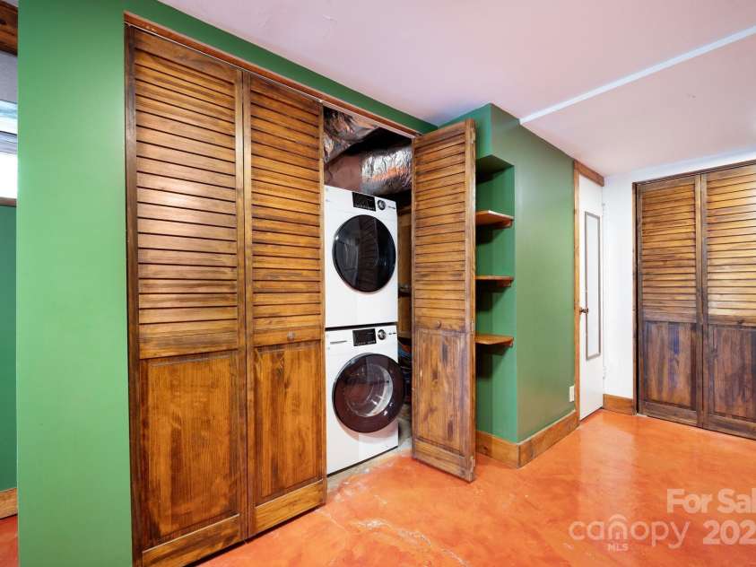 41 Michigan Avenue, Asheville, NC 28806.  MLS# CAR4263731, YatesRealty ID 19868. Basement Laundry