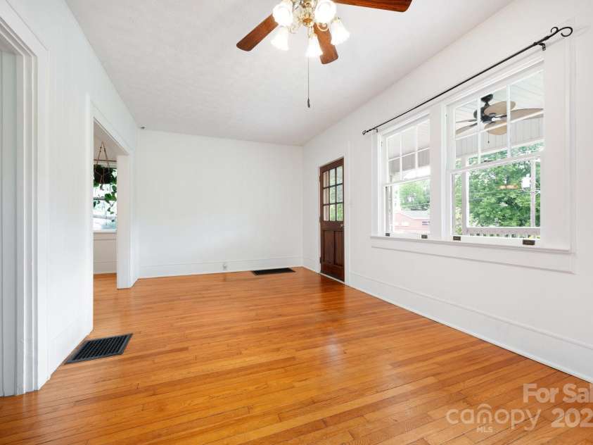 41 Michigan Avenue, Asheville, NC 28806.  MLS# CAR4263731, YatesRealty ID 19868. Front Entry Door from Front Porch