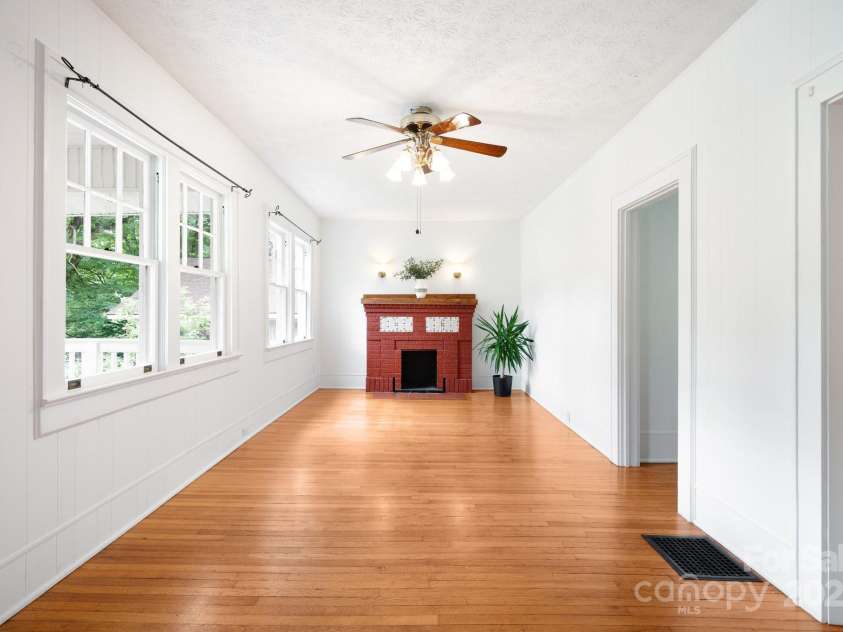 41 Michigan Avenue, Asheville, NC 28806.  MLS# CAR4263731, YatesRealty ID 19868. Living Room with Hardwood Floors