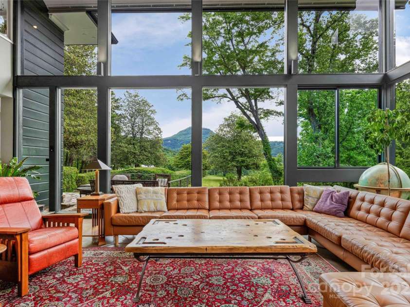 400 Kings Drive, Lake Lure, NC 28746.  MLS# CAR4264882, YatesRealty ID 19869. A true mountain living experience surrounded by all of natures splendors.