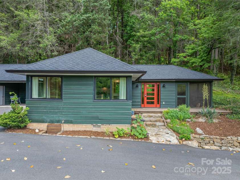 400 Kings Drive, Lake Lure, NC 28746.  MLS# CAR4264882, YatesRealty ID 19869. House and neighboring structure had roofs replaced recently with 50 year CertainTeed  Presidential shingles in Presidential Shake