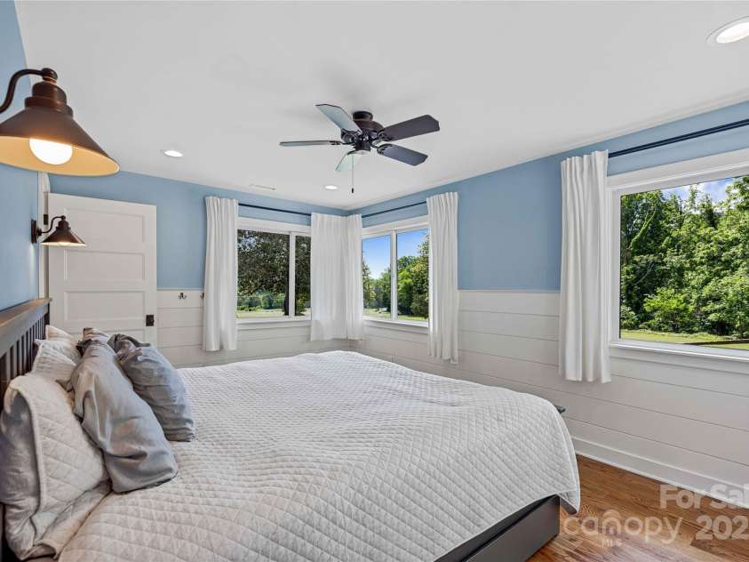 400 Kings Drive, Lake Lure, NC 28746.  MLS# CAR4329275, YatesRealty ID 19869. Large king size bedrooms with amazing views of the estate 