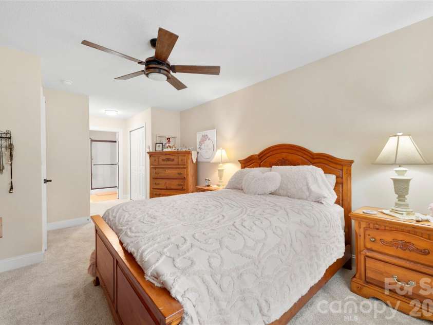 252 Wash Creek Drive, Hendersonville, NC 28739.  MLS# CAR4334994, YatesRealty ID 1987. Ensuite Primary 