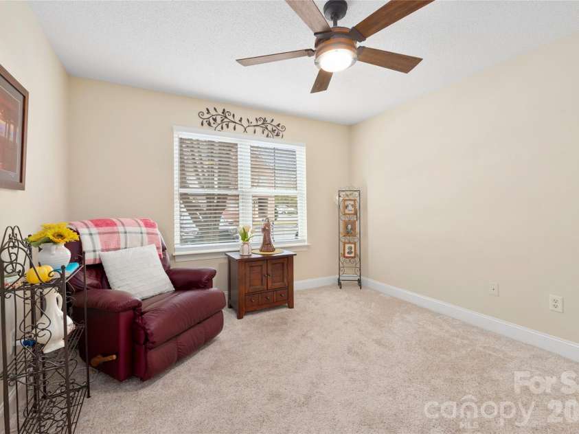 252 Wash Creek Drive, Hendersonville, NC 28739.  MLS# CAR4334994, YatesRealty ID 1987. Large 2nd Bedroom w/ Walk-in Closet 