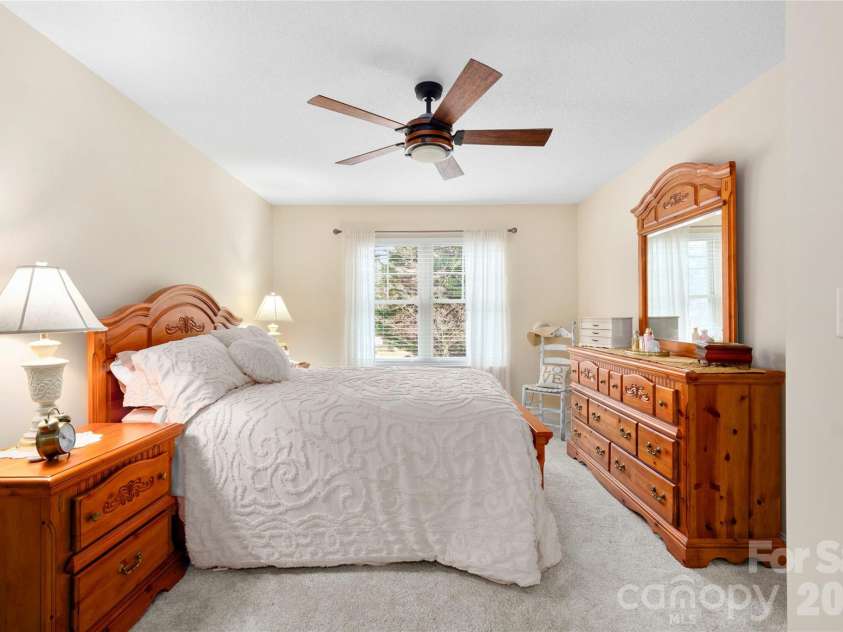 252 Wash Creek Drive, Hendersonville, NC 28739.  MLS# CAR4334994, YatesRealty ID 1987. Spacious Primary Bedroom 