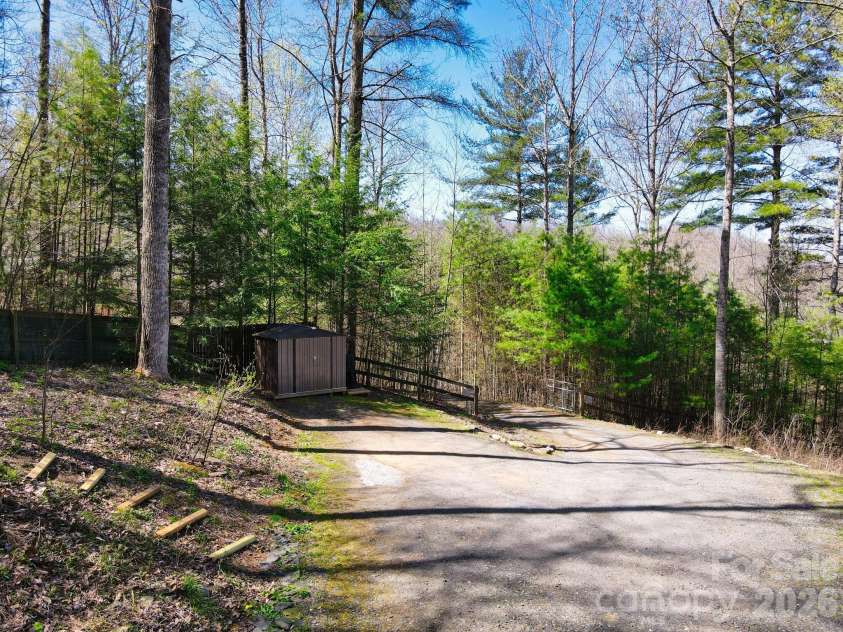 307 Dancing Leaf Lane, Bakersville, NC 28705.  MLS# CAR4370622, YatesRealty ID 19870. 