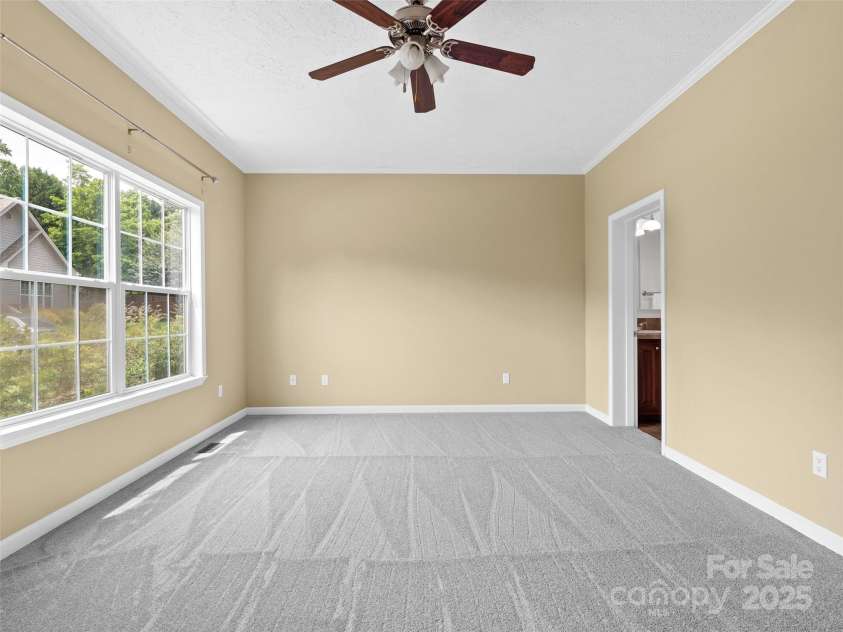 9 Farthings Drive, Arden, NC 28704.  MLS# CAR4269987, YatesRealty ID 19870. 