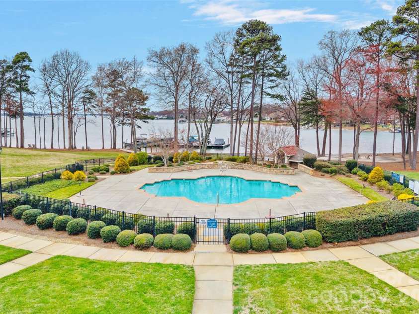 103 Cove Key Lane, Mooresville, NC 28117.  MLS# CAR4344148, YatesRealty ID 19871. 