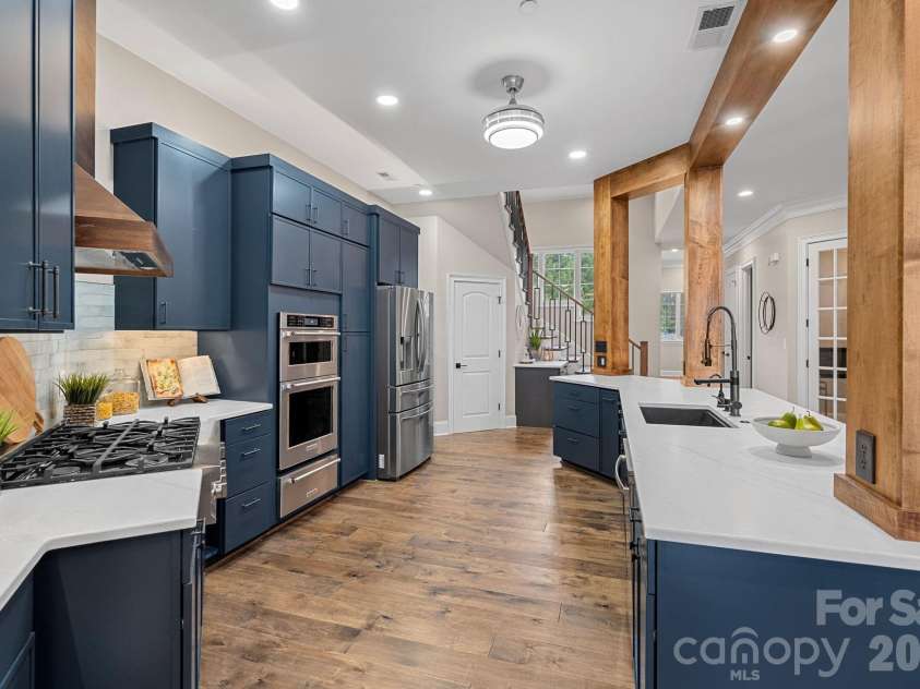103 Cove Key Lane, Mooresville, NC 28117.  MLS# CAR4344148, YatesRealty ID 19871. 