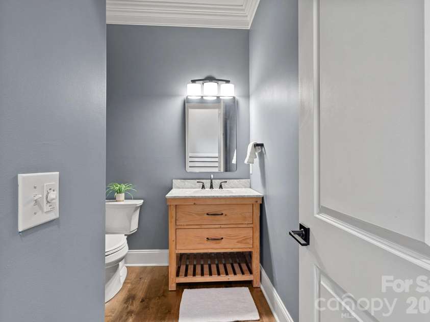 103 Cove Key Lane, Mooresville, NC 28117.  MLS# CAR4344148, YatesRealty ID 19871. 