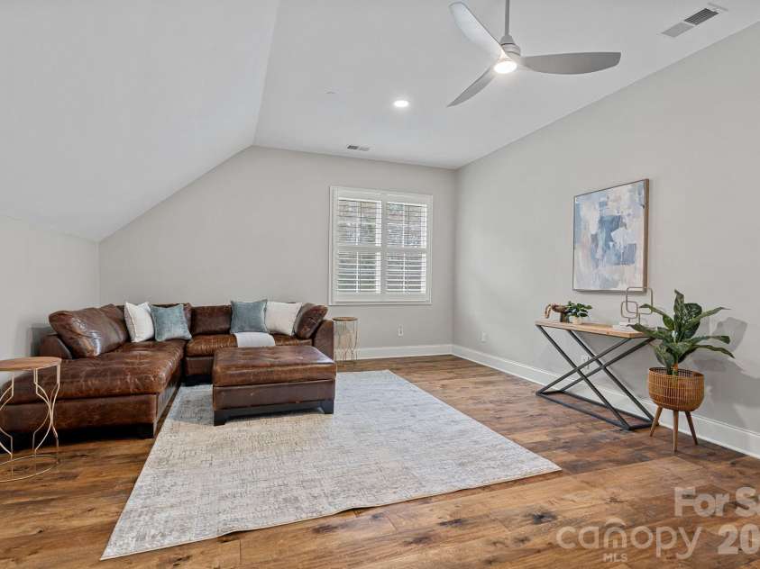 103 Cove Key Lane, Mooresville, NC 28117.  MLS# CAR4344148, YatesRealty ID 19871. 