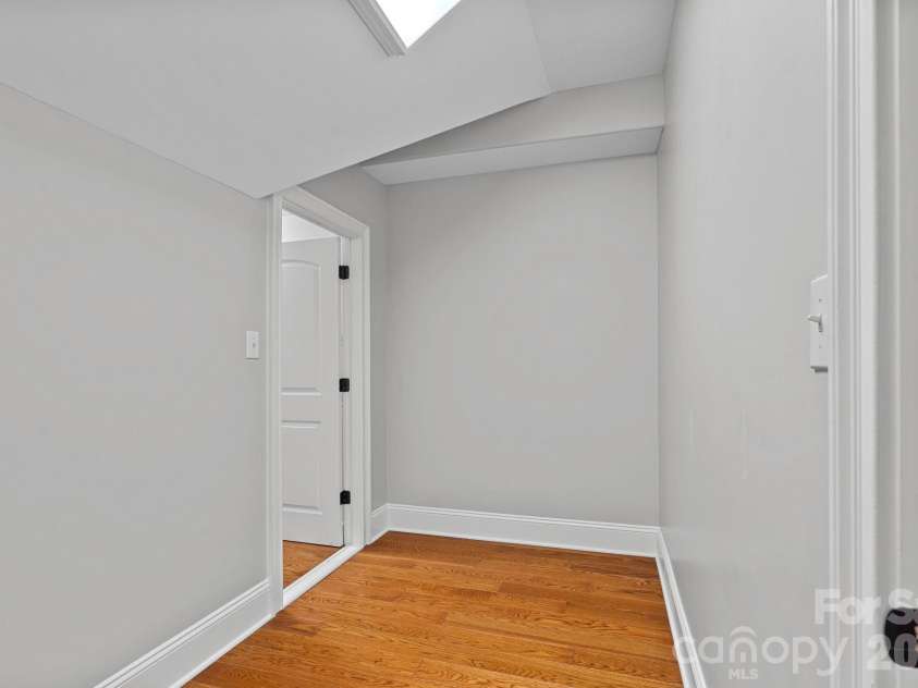 103 Cove Key Lane, Mooresville, NC 28117.  MLS# CAR4344148, YatesRealty ID 19871. 
