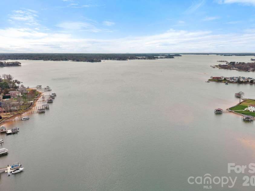 103 Cove Key Lane, Mooresville, NC 28117.  MLS# CAR4344148, YatesRealty ID 19871. 