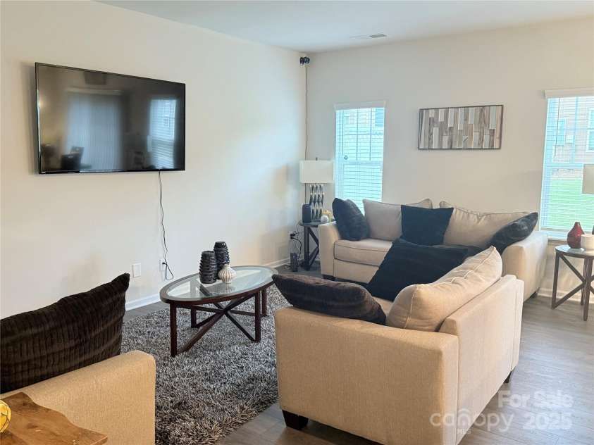 9340 Grand Valley Drive, Charlotte, NC 28213.  MLS# CAR4253390, YatesRealty ID 19871. 