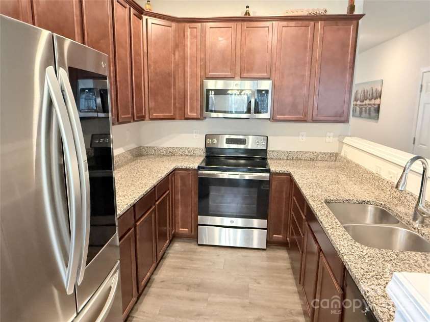9340 Grand Valley Drive, Charlotte, NC 28213.  MLS# CAR4253390, YatesRealty ID 19871. 