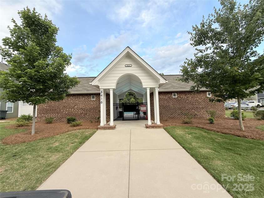 9340 Grand Valley Drive, Charlotte, NC 28213.  MLS# CAR4253390, YatesRealty ID 19871. 