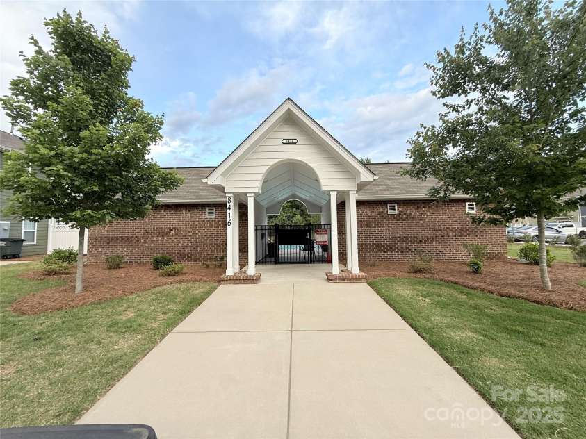 9340 Grand Valley Drive, Charlotte, NC 28213.  MLS# CAR4253390, YatesRealty ID 19871. 
