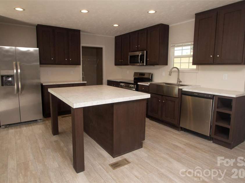 36 Whisper Mountain Road, Hendersonville, NC 28792.  MLS# CAR4373855, YatesRealty ID 19872. 