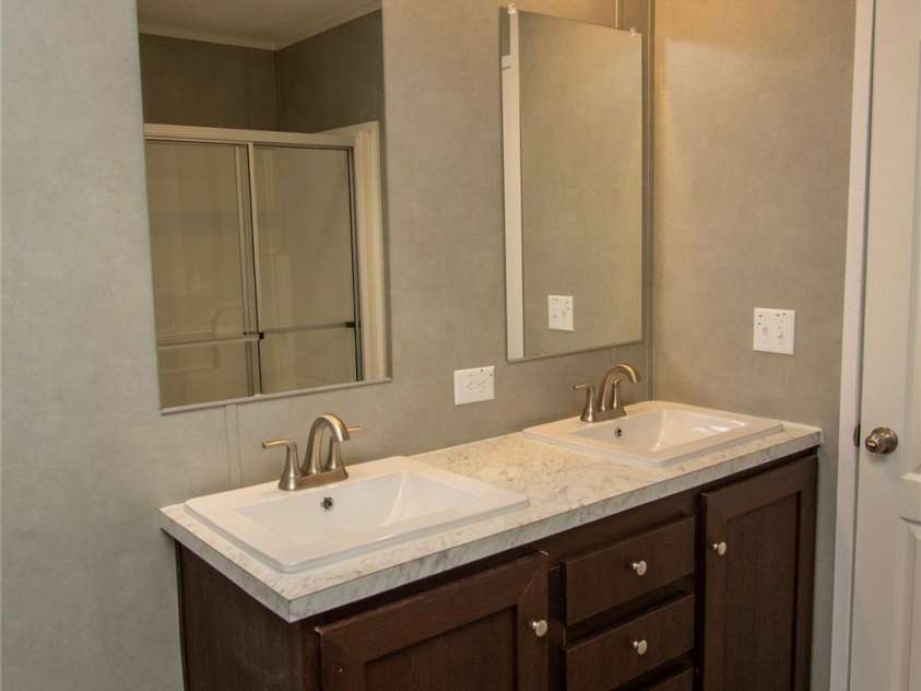 36 Whisper Mountain Road, Hendersonville, NC 28792.  MLS# CAR4373855, YatesRealty ID 19872. Primary Bathroom