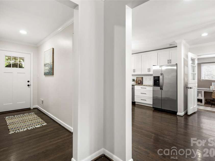 748 Stanfield Drive, Charlotte, NC 28210.  MLS# CAR4378077, YatesRealty ID 19874. 