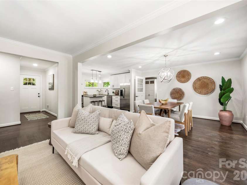 748 Stanfield Drive, Charlotte, NC 28210.  MLS# CAR4378077, YatesRealty ID 19874. 