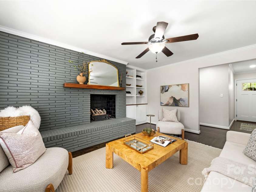 748 Stanfield Drive, Charlotte, NC 28210.  MLS# CAR4378077, YatesRealty ID 19874. 