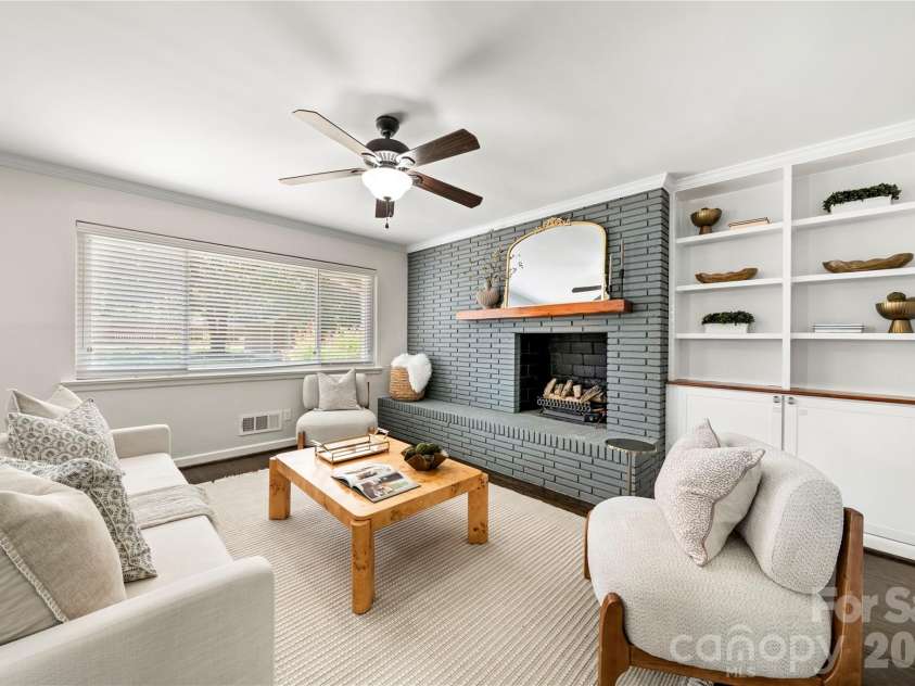 748 Stanfield Drive, Charlotte, NC 28210.  MLS# CAR4378077, YatesRealty ID 19874. 