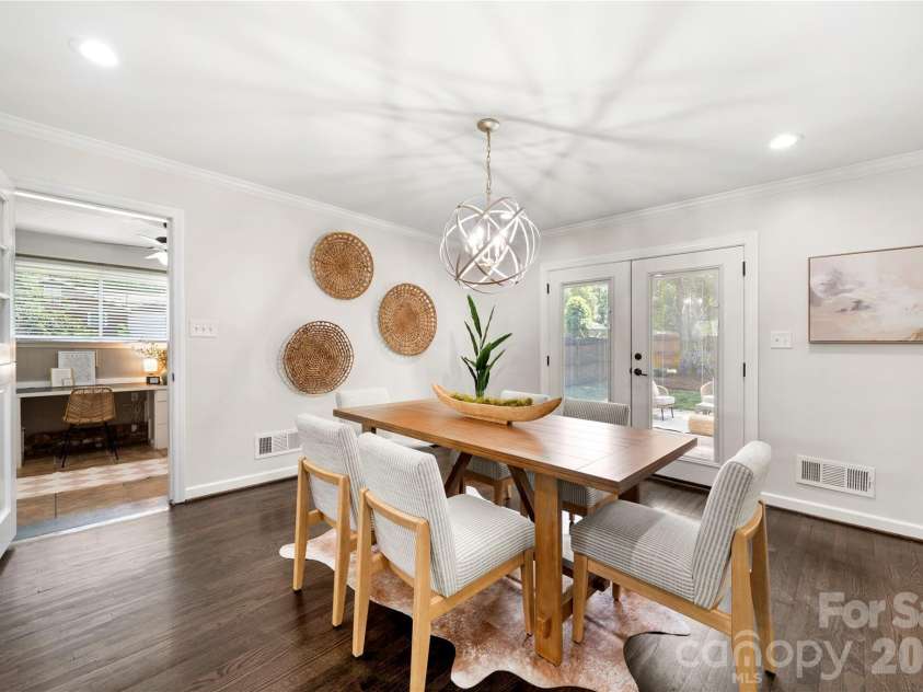 748 Stanfield Drive, Charlotte, NC 28210.  MLS# CAR4378077, YatesRealty ID 19874. 