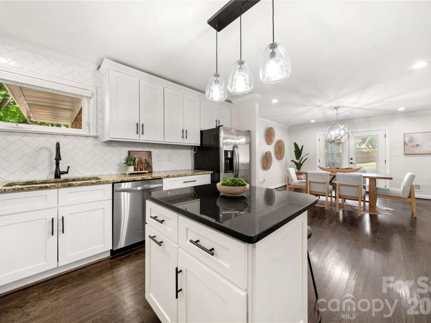 748 Stanfield Drive, Charlotte, NC 28210.  MLS# CAR4378077, YatesRealty ID 19874. 