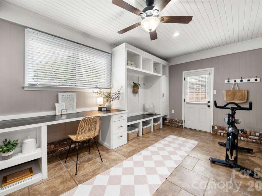 748 Stanfield Drive, Charlotte, NC 28210.  MLS# CAR4378077, YatesRealty ID 19874. 