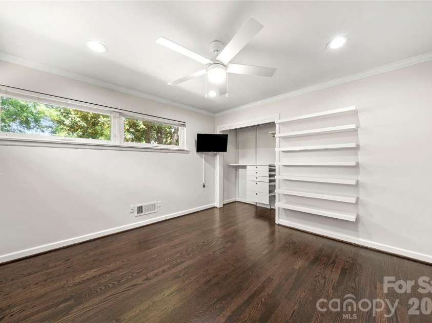 748 Stanfield Drive, Charlotte, NC 28210.  MLS# CAR4378077, YatesRealty ID 19874. 