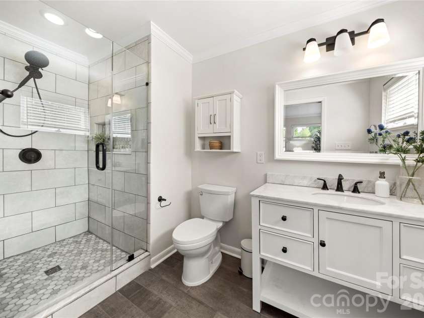 748 Stanfield Drive, Charlotte, NC 28210.  MLS# CAR4378077, YatesRealty ID 19874. 