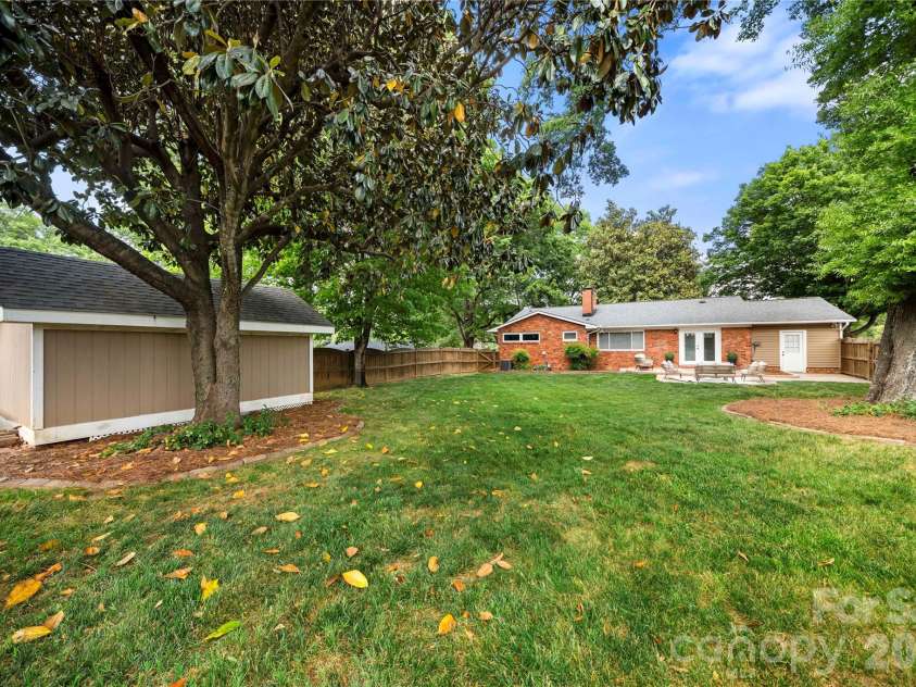 748 Stanfield Drive, Charlotte, NC 28210.  MLS# CAR4378077, YatesRealty ID 19874. 
