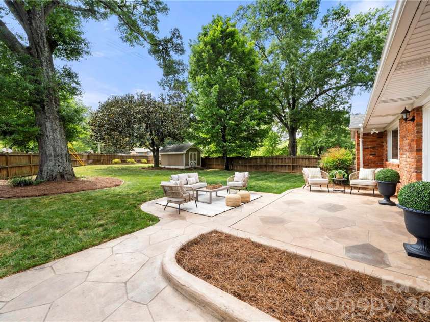 748 Stanfield Drive, Charlotte, NC 28210.  MLS# CAR4378077, YatesRealty ID 19874. 