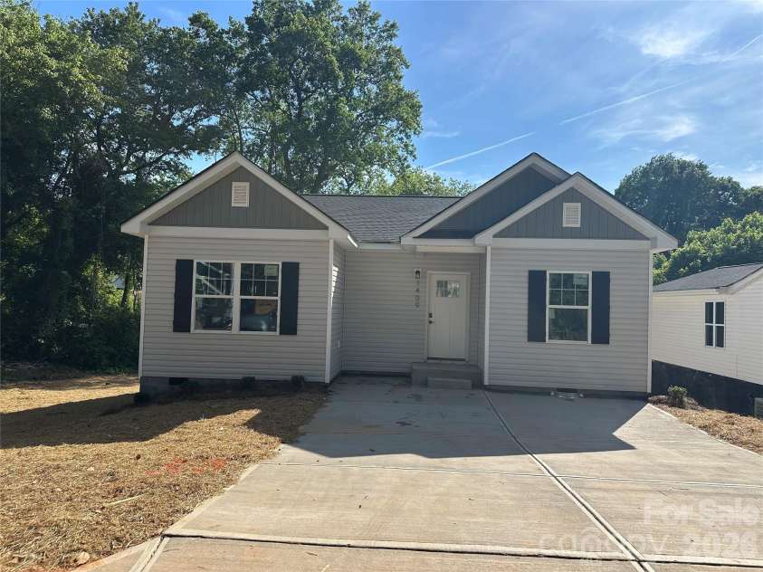 1409 Caldwell Street, Gastonia, NC 28052.  MLS# CAR4377530, YatesRealty ID 19875. 