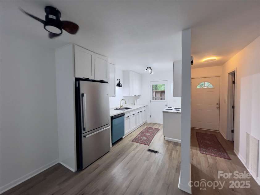 122 Colony Drive, Arden, NC 28704.  MLS# CAR4268368, YatesRealty ID 19876. 