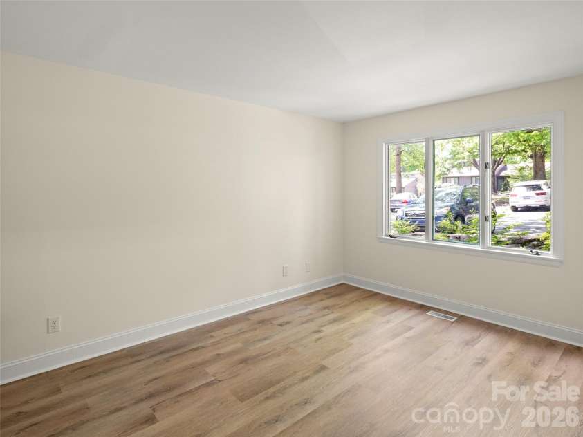 203 Crowfields Drive, Asheville, NC 28803.  MLS# CAR4378938, YatesRealty ID 19877. 