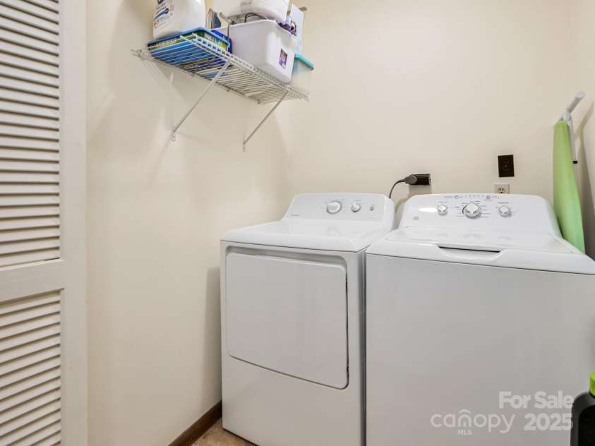 4 Highlander Road, Asheville, NC 28804.  MLS# CAR4251593, YatesRealty ID 19877. 