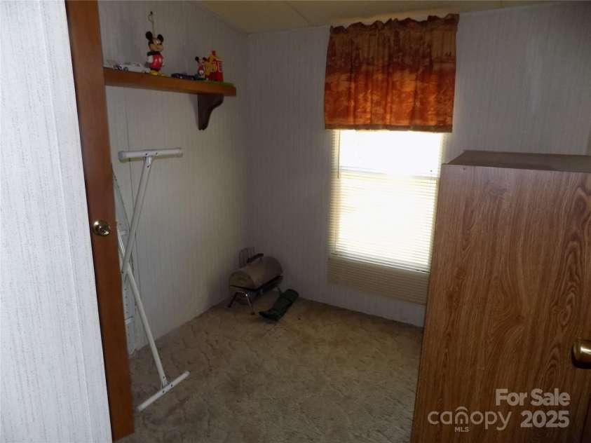 868 Alexis High Shoals Road, Dallas, NC 28034.  MLS# CAR4258904, YatesRealty ID 19878. BEDROOM