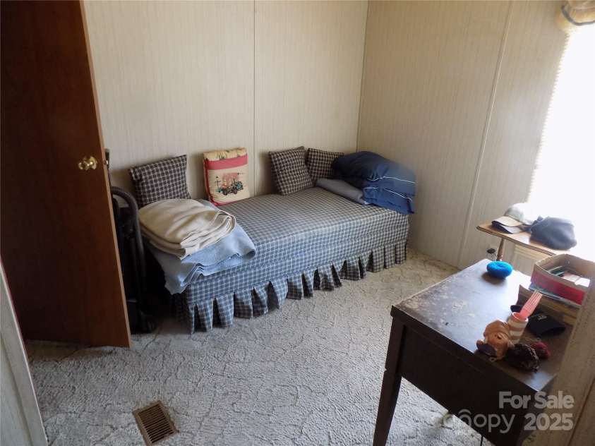 868 Alexis High Shoals Road, Dallas, NC 28034.  MLS# CAR4258904, YatesRealty ID 19878. BEDROOM