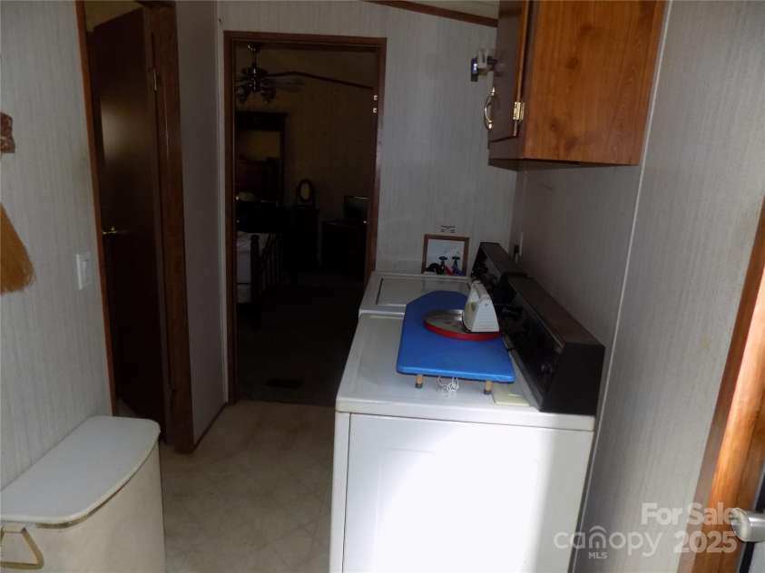 868 Alexis High Shoals Road, Dallas, NC 28034.  MLS# CAR4258904, YatesRealty ID 19878. LAUNDRY