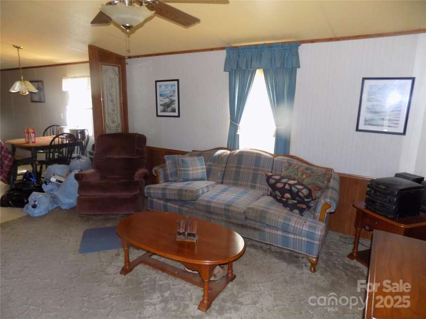 868 Alexis High Shoals Road, Dallas, NC 28034.  MLS# CAR4258904, YatesRealty ID 19878. LIVING ROOM