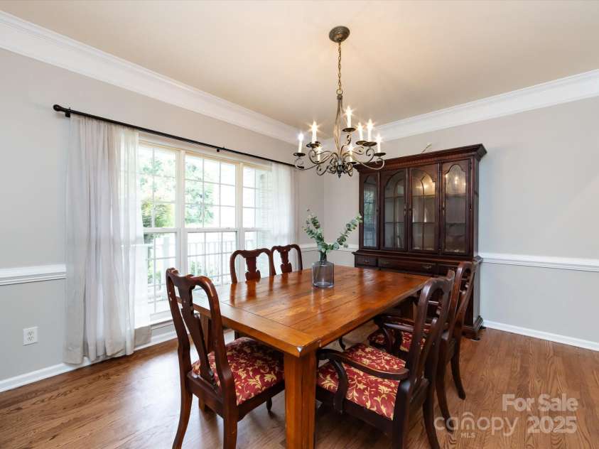 1423 Piper Court, Concord, NC 28025.  MLS# CAR4269356, YatesRealty ID 19879. Gorgeous hardwoods and extensive moldings