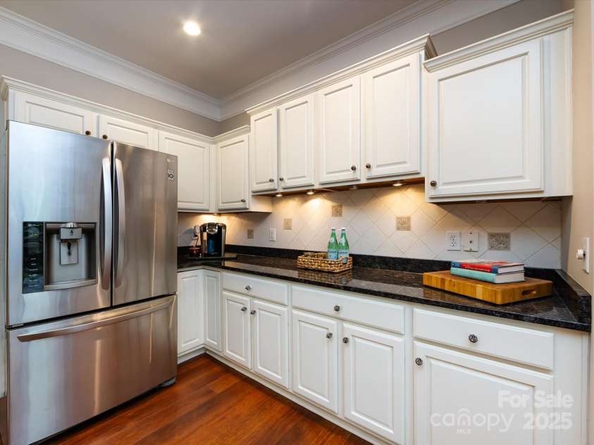 1423 Piper Court, Concord, NC 28025.  MLS# CAR4269356, YatesRealty ID 19879. Great counterspace perfect for coffee station and entertaining