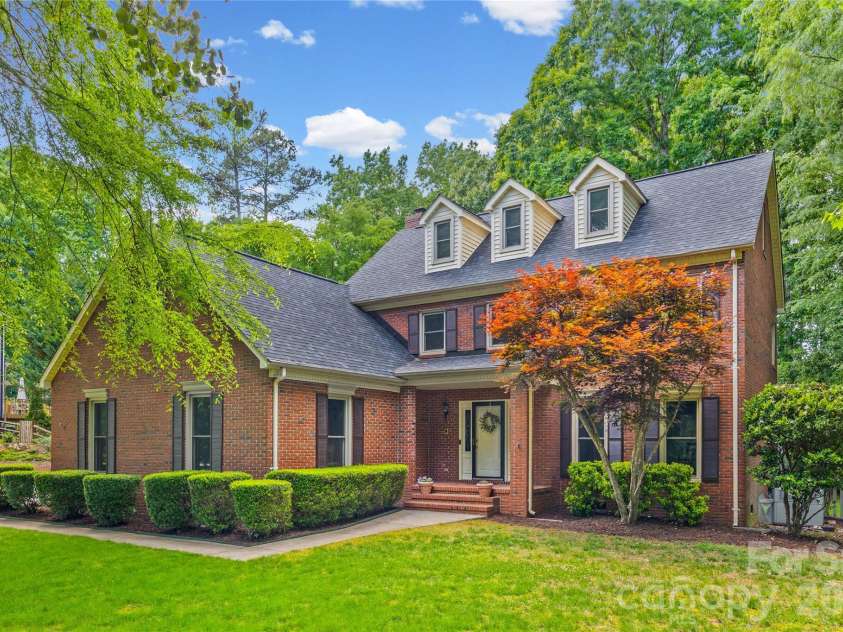 1596 Old Tara Lane, Fort Mill, SC 29708.  MLS# CAR4368167, YatesRealty ID 19879. 
