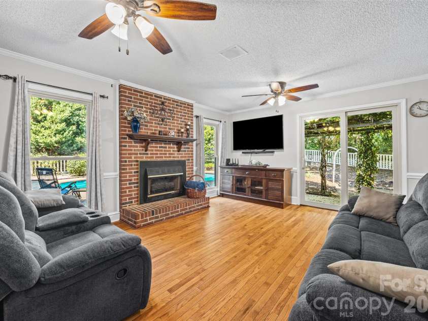 1596 Old Tara Lane, Fort Mill, SC 29708.  MLS# CAR4368167, YatesRealty ID 19879. 
